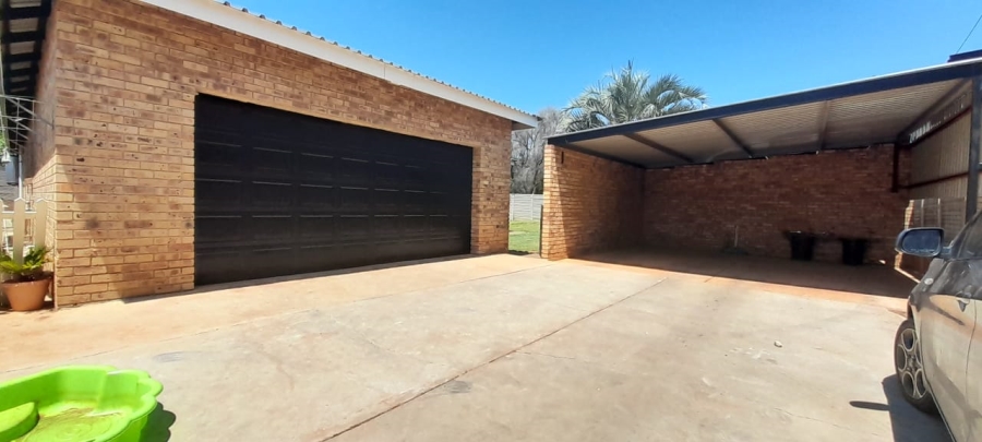 2 Bedroom Property for Sale in Adamayview North West